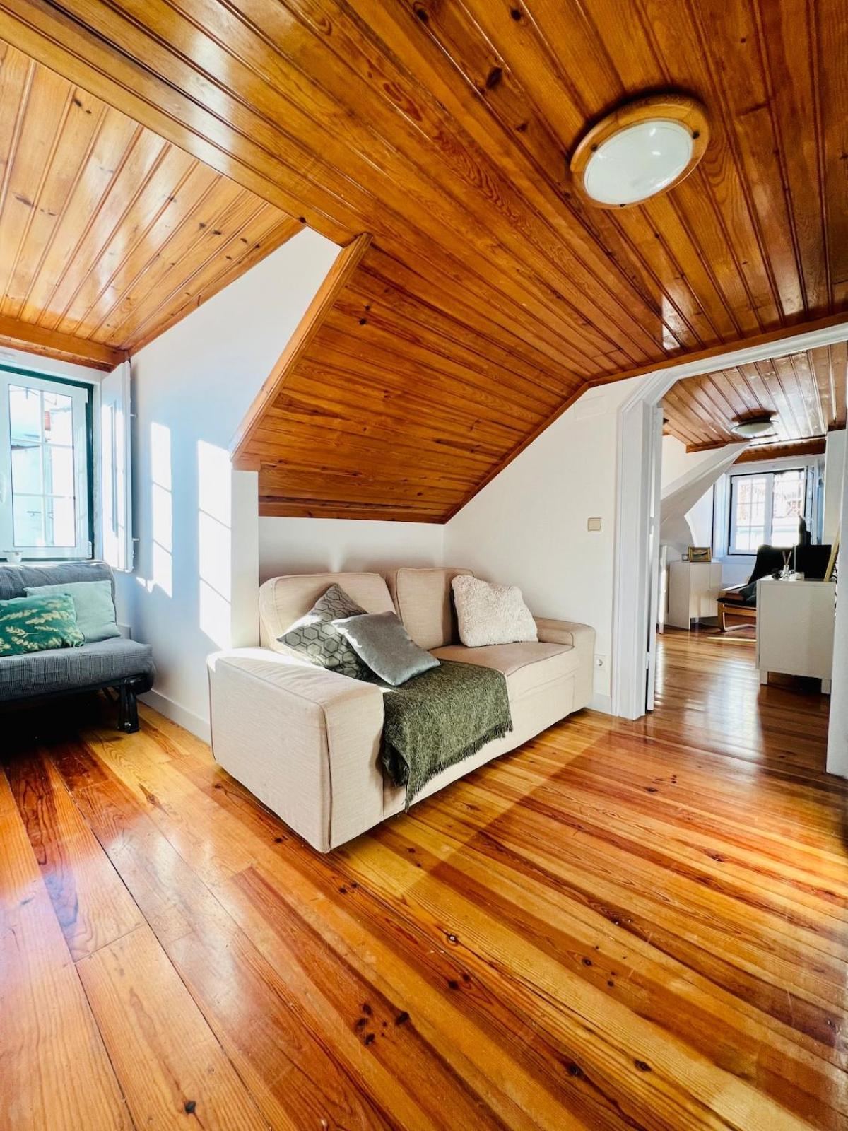 Cozy Near Bairro Alto * Lissabon